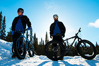 Facultatif: Louez des fat bikes, du matériel de ski de fond ou des raquettes à neige