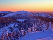 Pour les amateurs de ski il y a la possibilité de faire du ski dans l'une des meilleures régions de ski en Finlande