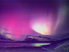 Au Pôle Nord, le phénomène porte le nom d'aurore boréale